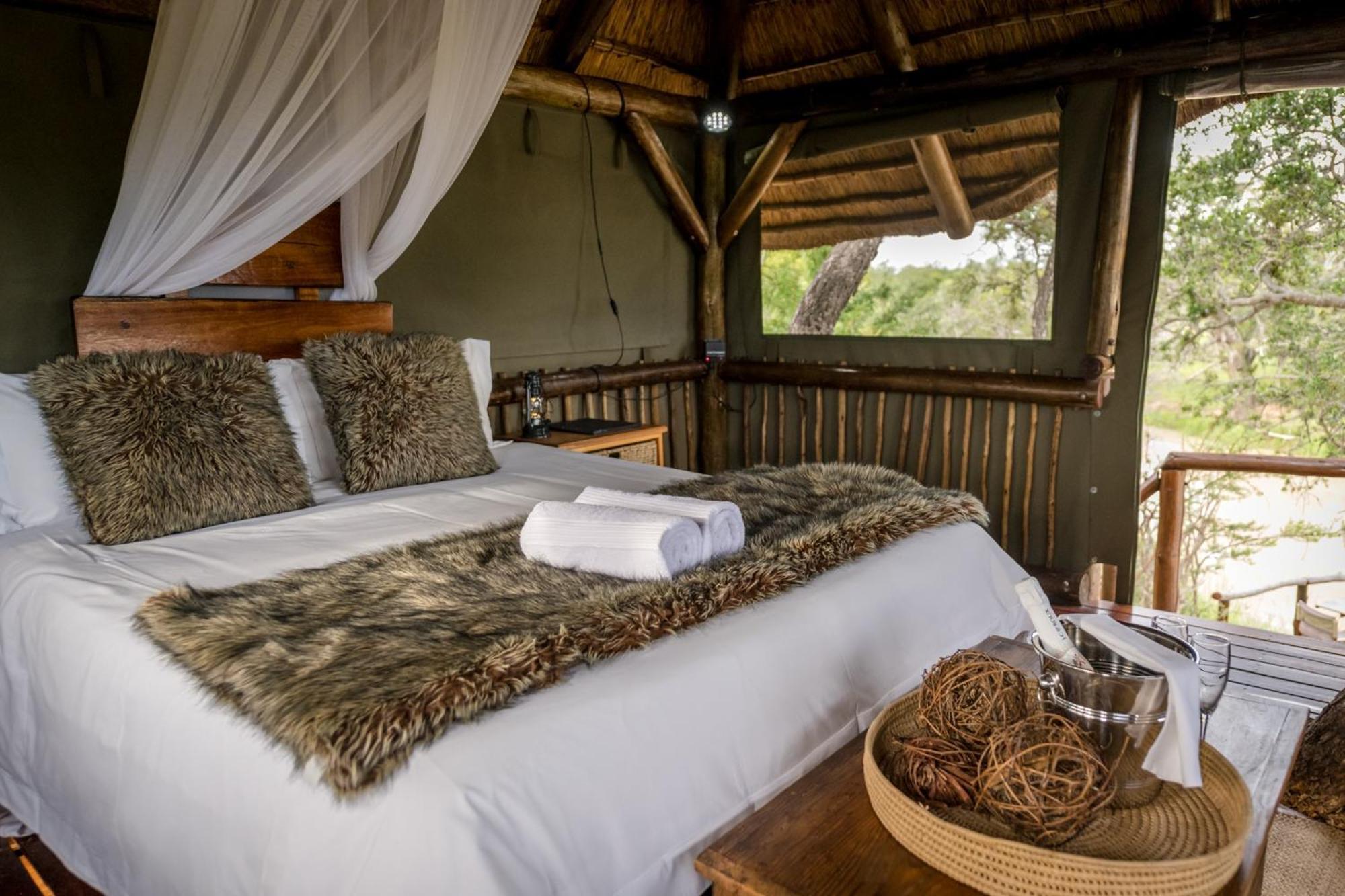 Bushwa Private Game Lodge Vaalwater Esterno foto